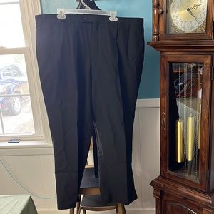 46L VITTORIO ST. ANGELO black single pleat per side dress pants.